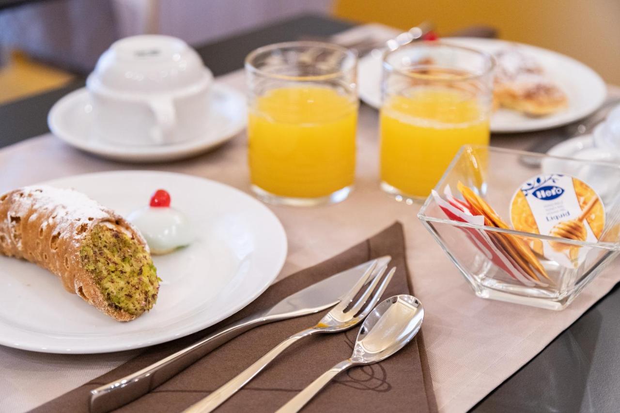 B&B Palazzo Perrotta 카타니아 외부 사진
